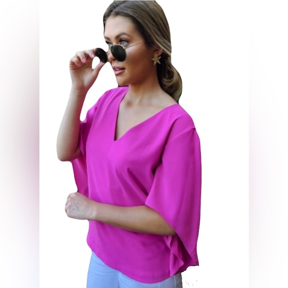 Anna Cate Nina Velvet Short Sleeve V-Neck Top in Pink Size XS - Picture 3 of 11